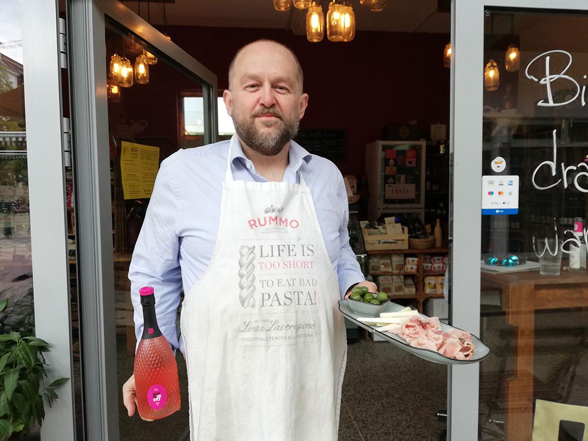 Dolce Vita bei „Mein Naschmarkt“ am Vorgartenmarkt